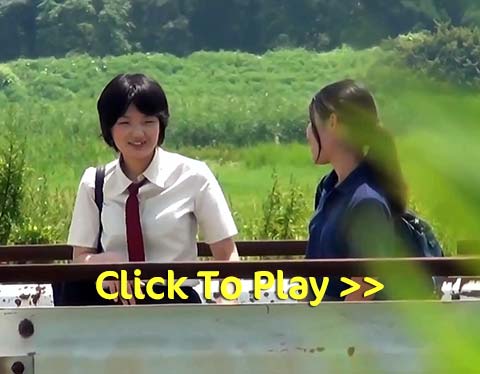 Asian chicks outdoors and desperate to pee