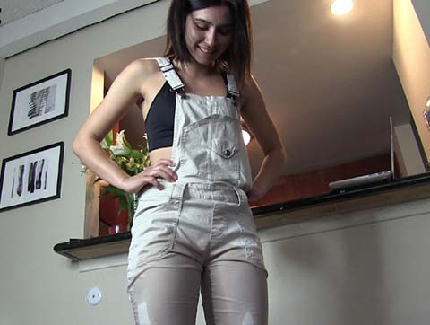 Nikki pissed in her overalls