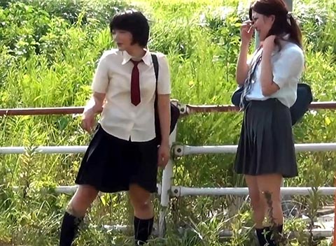 sexy schoolgirls about to pee