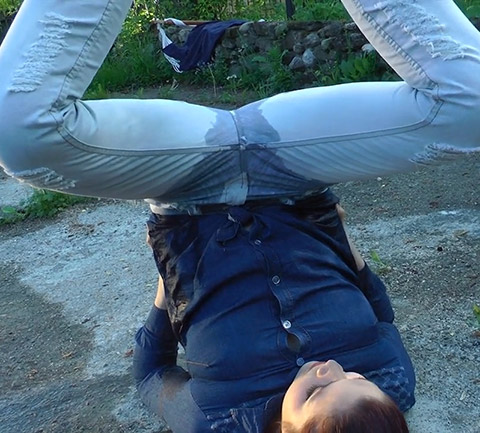 Upside down jeans pee.